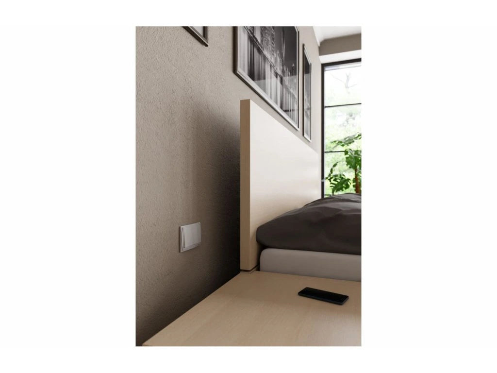 KAIRA rovné čelo u hlavy lepené nohy Standardní dekory