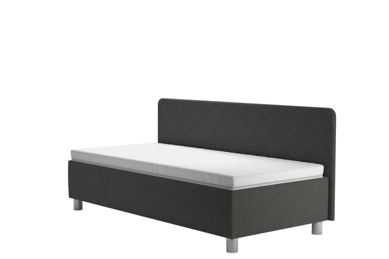 FIONA s dlouhým bočním čelem a úložným prostorem