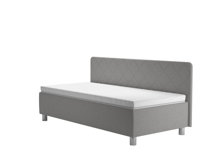 FIONA s dlouhým bočním čelem a úložným prostorem