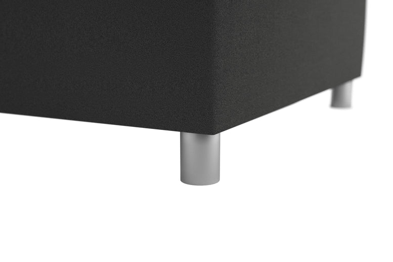 FIONA s dlouhým bočním čelem a úložným prostorem