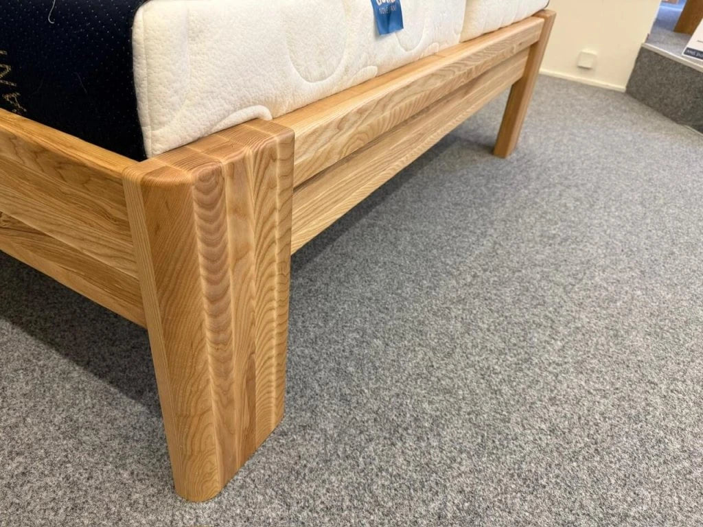 MINEROS LUX plné čelo - Buk průběžný čistý