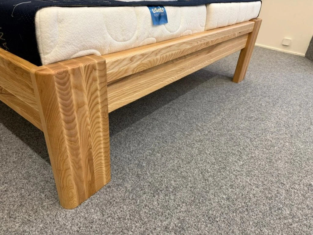 MINEROS LUX plné čelo - Buk průběžný čistý