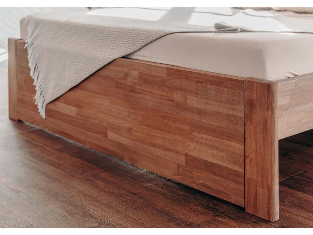 AMPARA s plným čelem u nohou