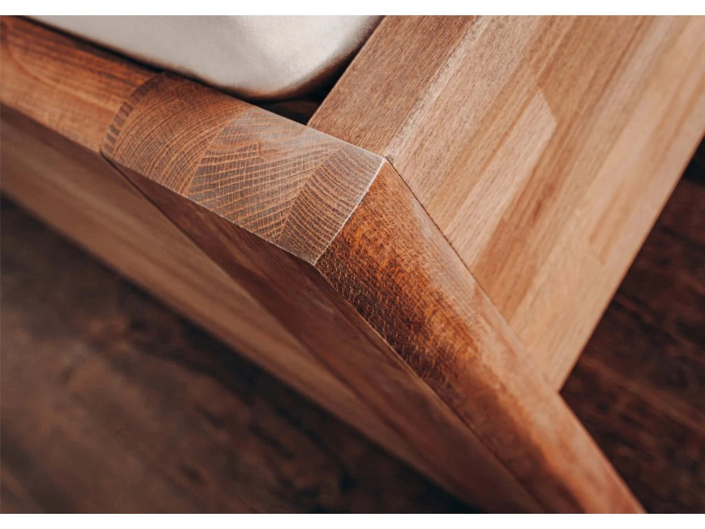 AMPARA s plným čelem u nohou