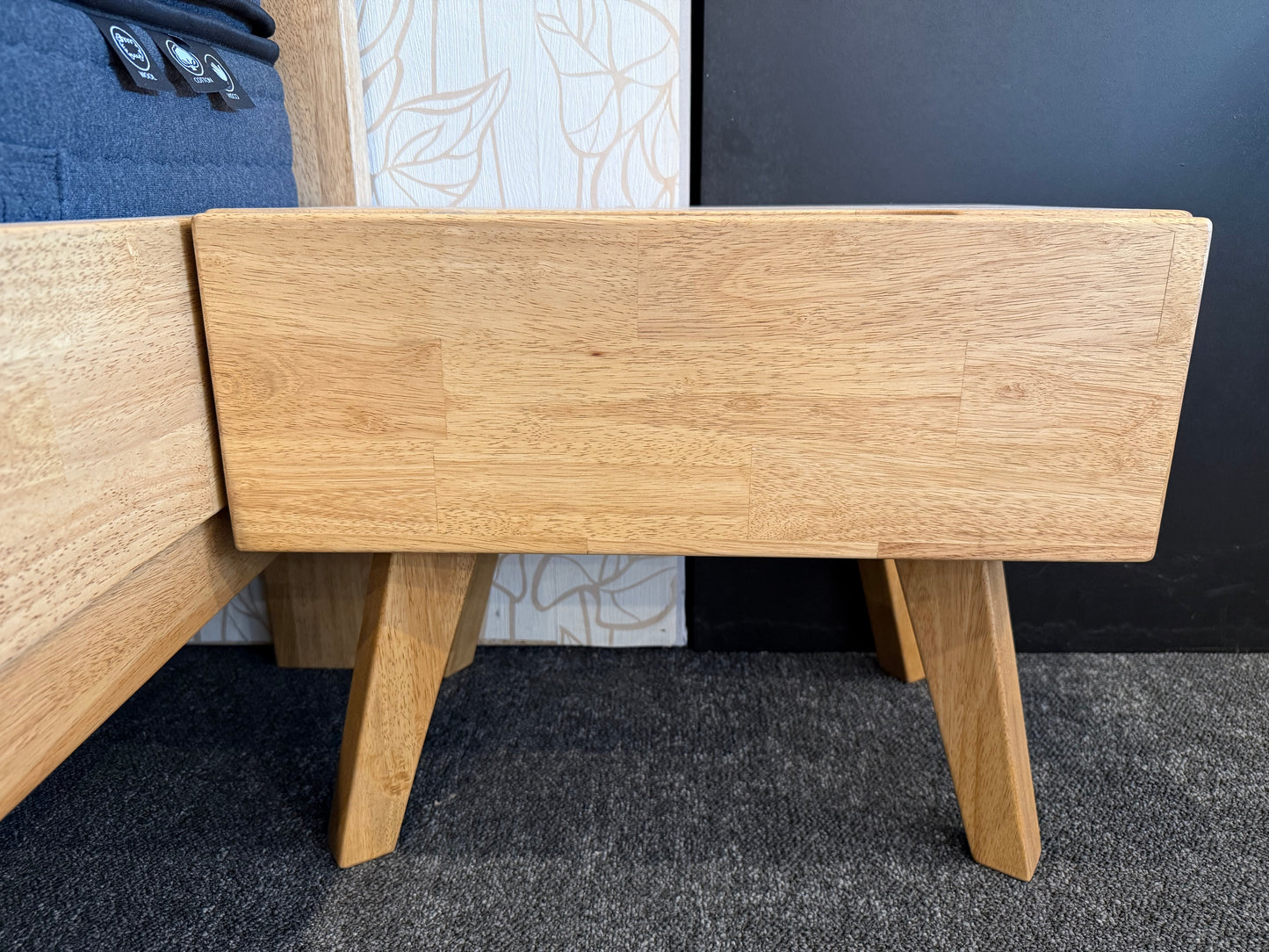 Noční stolek TORRE