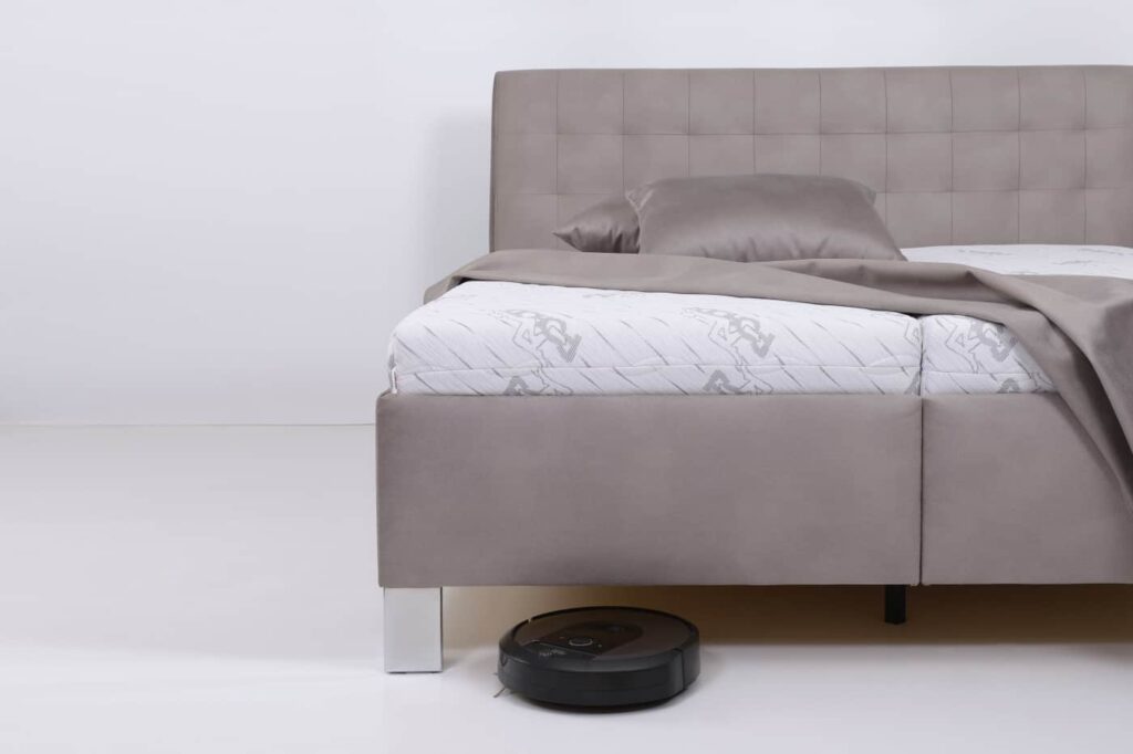 LAURA s úložným prostorem