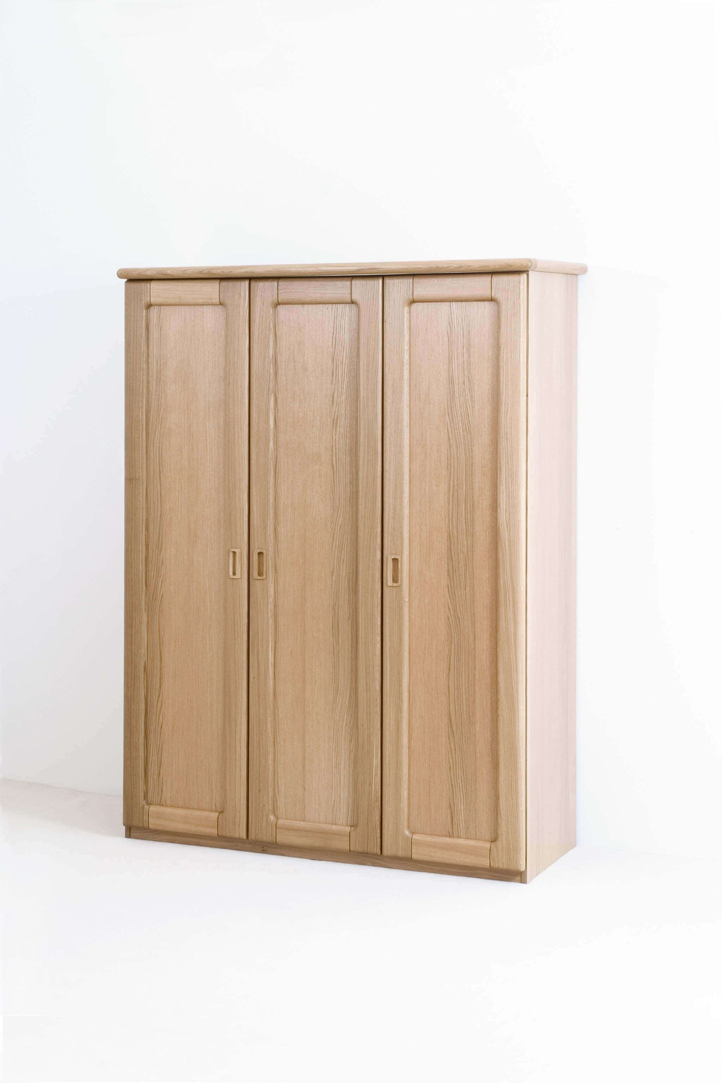 Skříň REBEKA 3 dvéřová