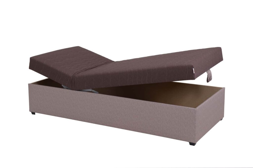 DARKO s čelem za hlavou a úložným prostorem