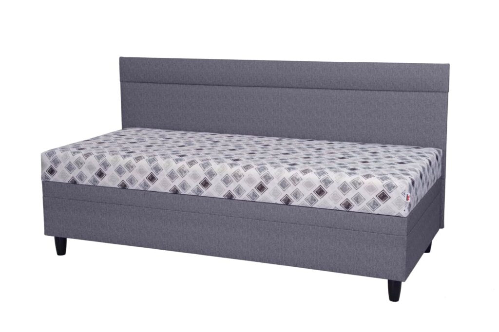 NEO s čelem za hlavou a úložným prostorem