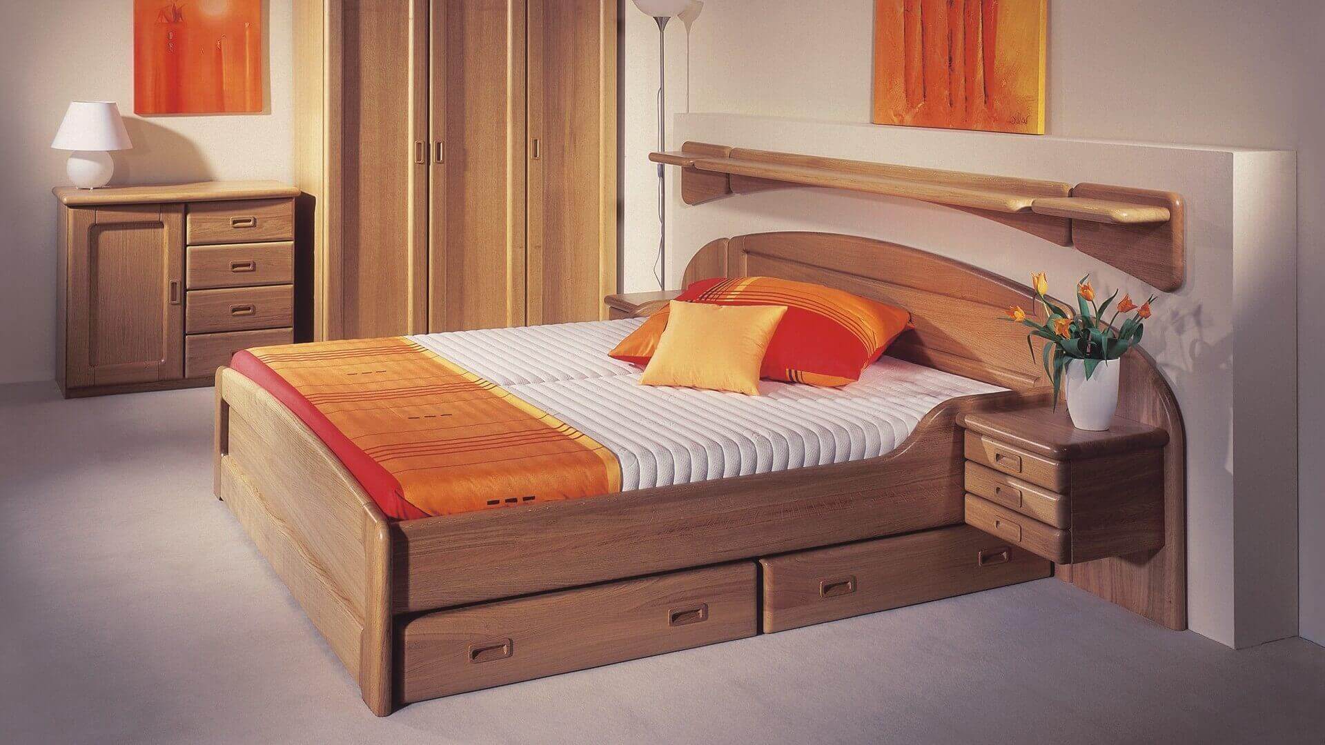 Komoda REBEKA dvířka plná 2 police 4 zásuvky malé