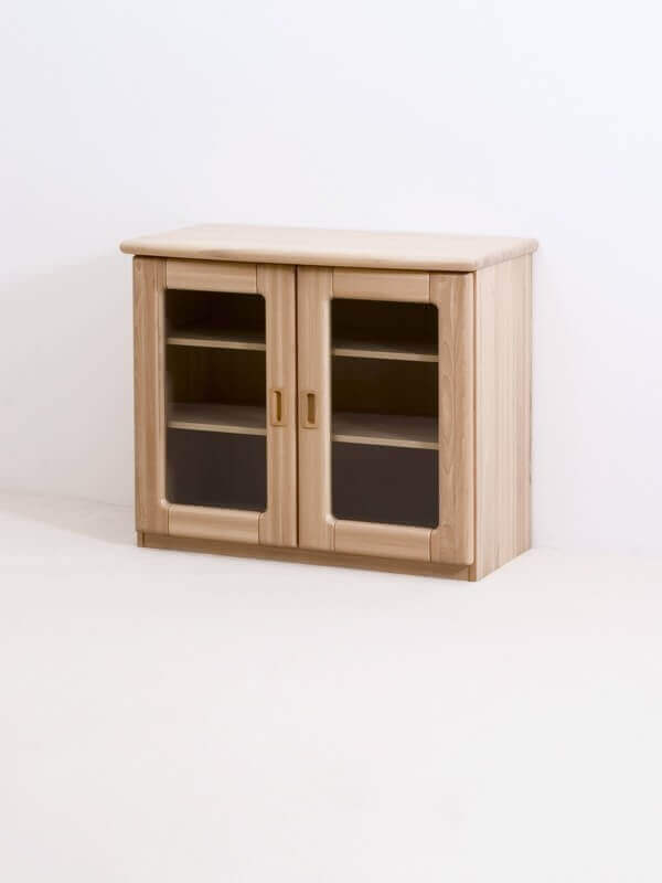 Komoda REBEKA dvířka prosklená 2 police