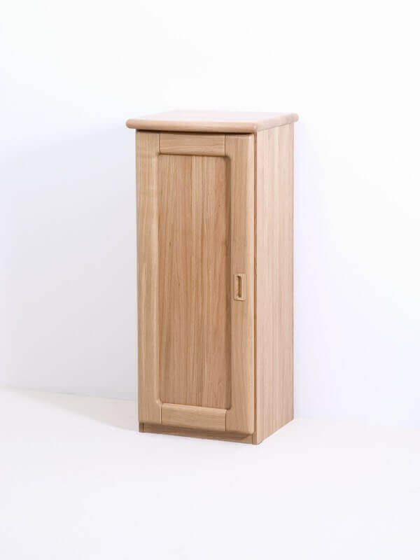 Komoda REBEKA dvířka plná 3 police