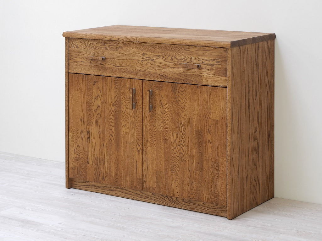 Skříňka s dvířky a zásuvkou - hrany s fazetou