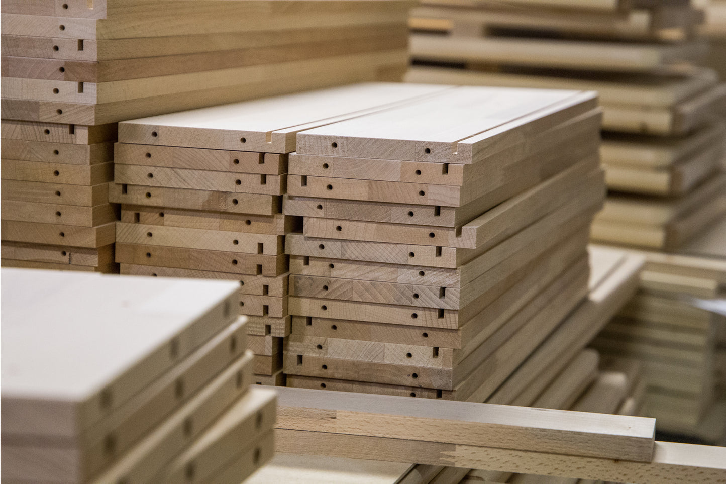 LEVITY čelo čalouněné rozšířené