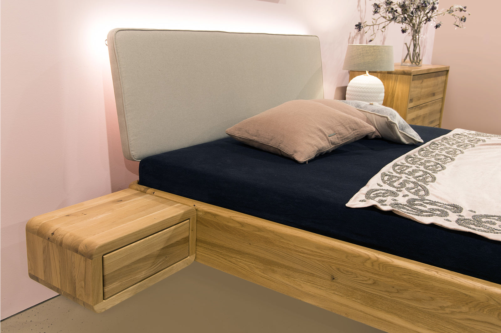 FANTAZIE čelo čalouněné nízké